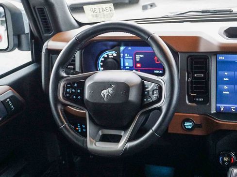 Used 2024 Ford Bronco Outer Banks AWD/4WD image 17