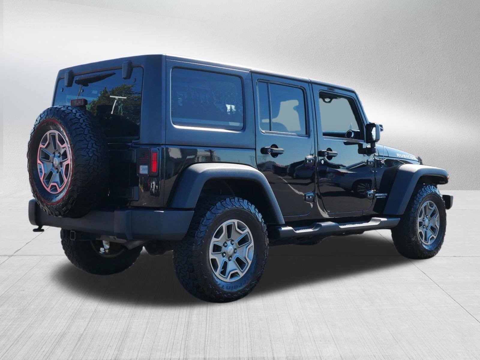 Used 2015 Jeep Wrangler Unlimited Rubicon w/ Connectivity Group AWD/4WD image 7