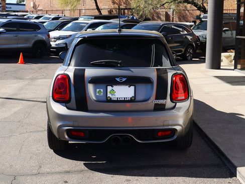 Used 2017 MINI Cooper S image 11