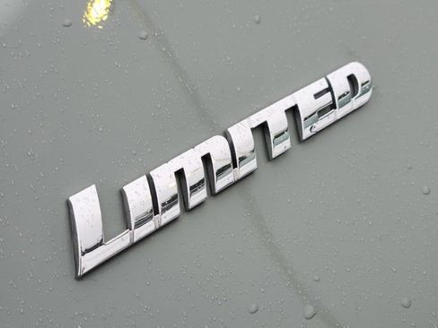 Used 2025 Toyota Tundra Limited AWD/4WD image 8