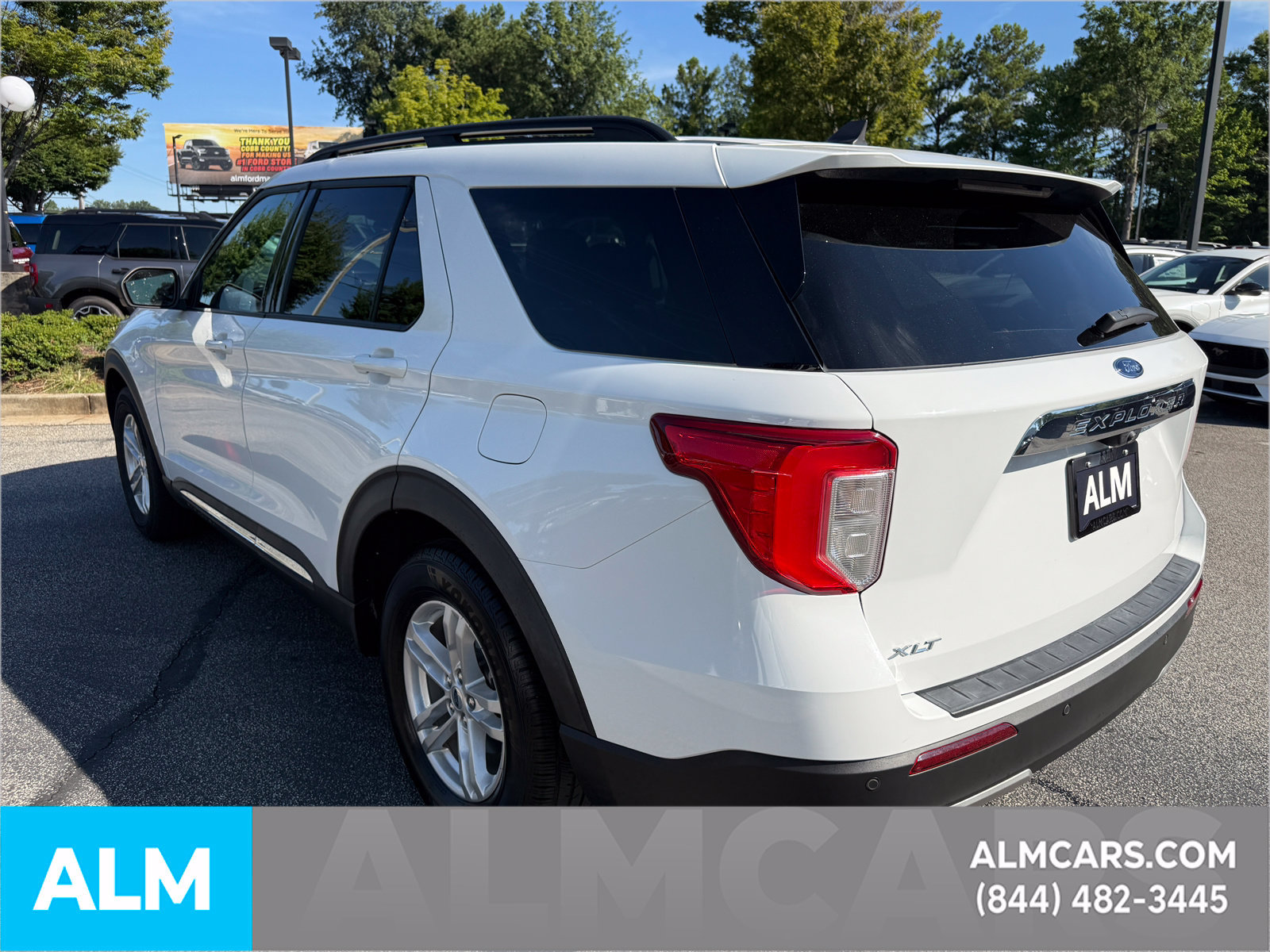 Used 2023 Ford Explorer XLT w/ Equipment Group 202A RWD image 12