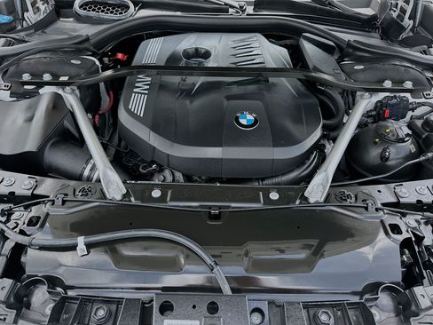 Certified 2025 BMW 740i w/ Premium Package RWD image 34