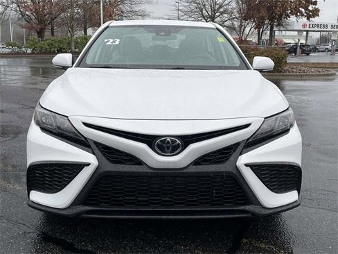Used 2023 Toyota Camry SE image 8