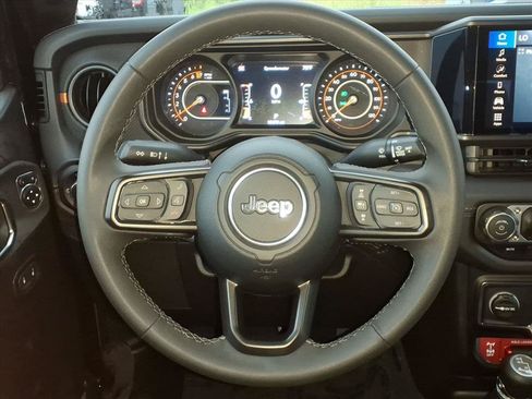 Used 2026 Jeep Gladiator Mojave AWD/4WD image 6