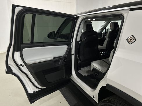 Used 2024 Rivian R1S Adventure AWD/4WD image 17