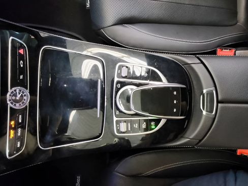 Used 2017 Mercedes-Benz E 300 4MATIC image 36