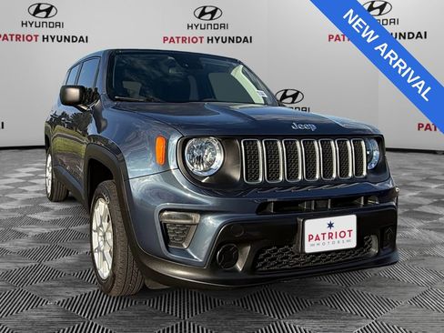 Used 2023 Jeep Renegade Latitude AWD/4WD image 1