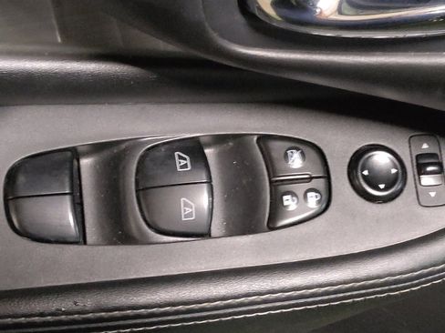 Used 2015 Nissan Murano S FWD image 27
