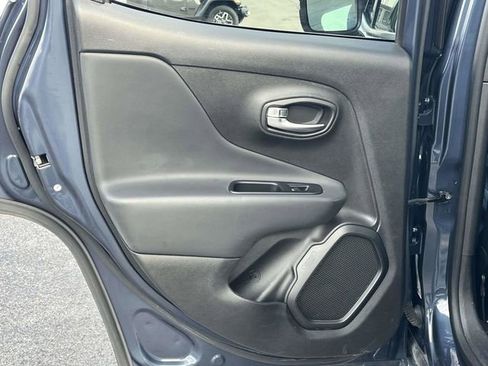 Used 2022 Jeep Renegade Limited image 16