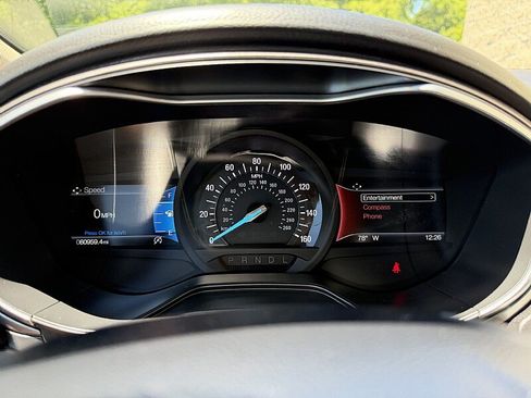 Used 2020 Ford Fusion SE FWD image 14