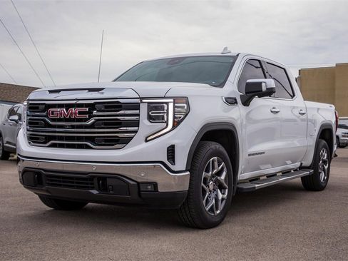 Used 2022 GMC Sierra 1500 SLT image 2