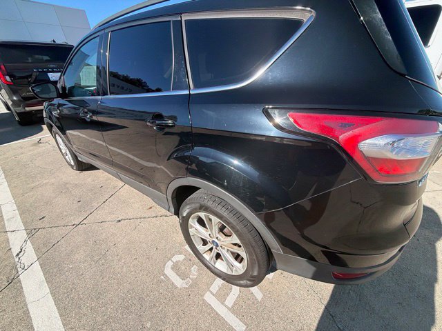 Used 2018 Ford Escape SE FWD image 11