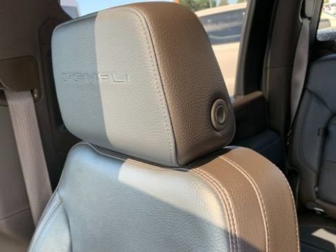 Used 2022 GMC Sierra 2500 Denali AWD/4WD image 34