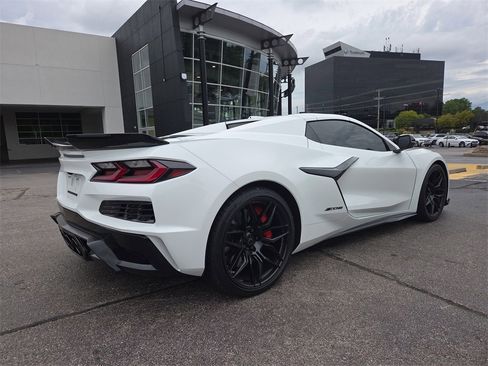 Used 2024 Chevrolet Corvette Z06 image 5