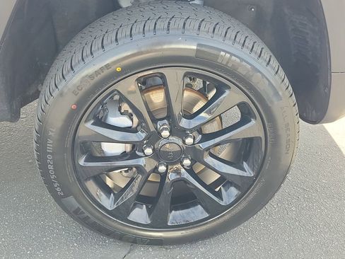 Used 2022 Jeep Grand Cherokee Trailhawk w/ Luxury Tech Group III image 33