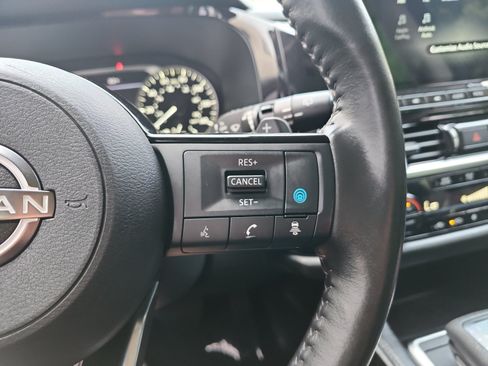 Used 2023 Nissan Pathfinder SL AWD/4WD image 27