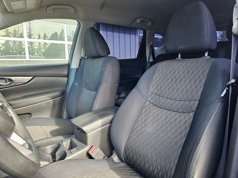Used 2018 Nissan Rogue S image 23