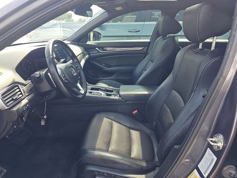 Used 2018 Honda Accord Sport image 7