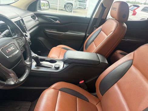 Used 2019 GMC Acadia SLT AWD/4WD image 2
