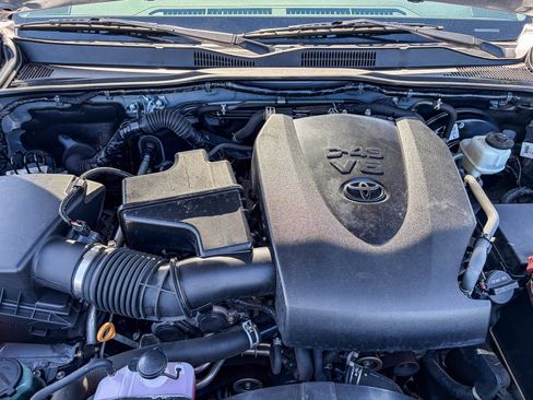 Used 2020 Toyota Tacoma TRD Sport AWD/4WD image 26