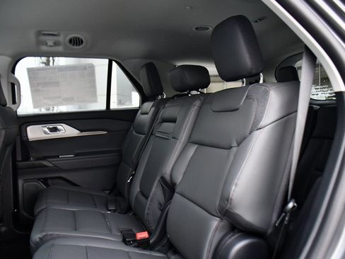Used 2026 Ford Explorer Active w/ Active Comfort Package AWD/4WD image 22