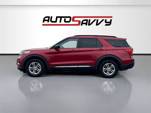 Used 2022 Ford Explorer XLT w/ Equipment Group 202A image 4