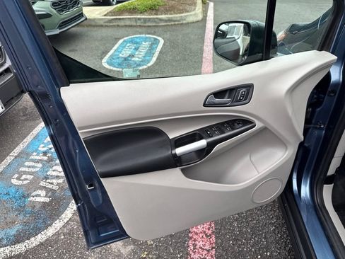 Used 2019 Ford Transit Connect XLT FWD image 5
