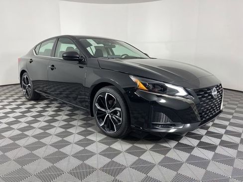 New 2025 Nissan Altima 2.5 SR w/ SR Premium Package image 2