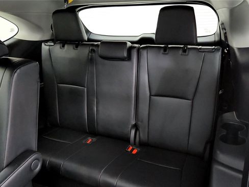 Used 2024 Toyota Highlander XLE image 20