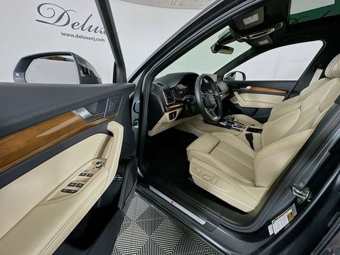 Used 2024 Audi Q5 e Premium Plus w/ Premium Plus Package image 21