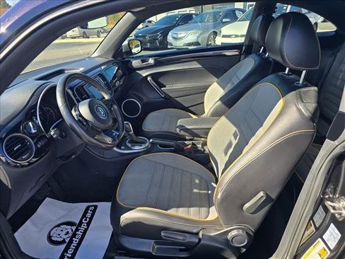 Used 2018 Volkswagen Beetle 2.0T Dune image 11