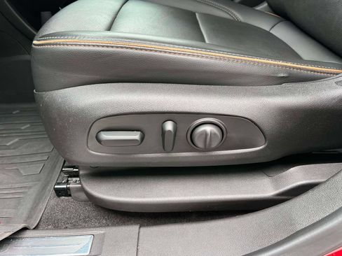 Certified 2021 GMC Acadia AT4 w/ Technology Package AWD/4WD image 29