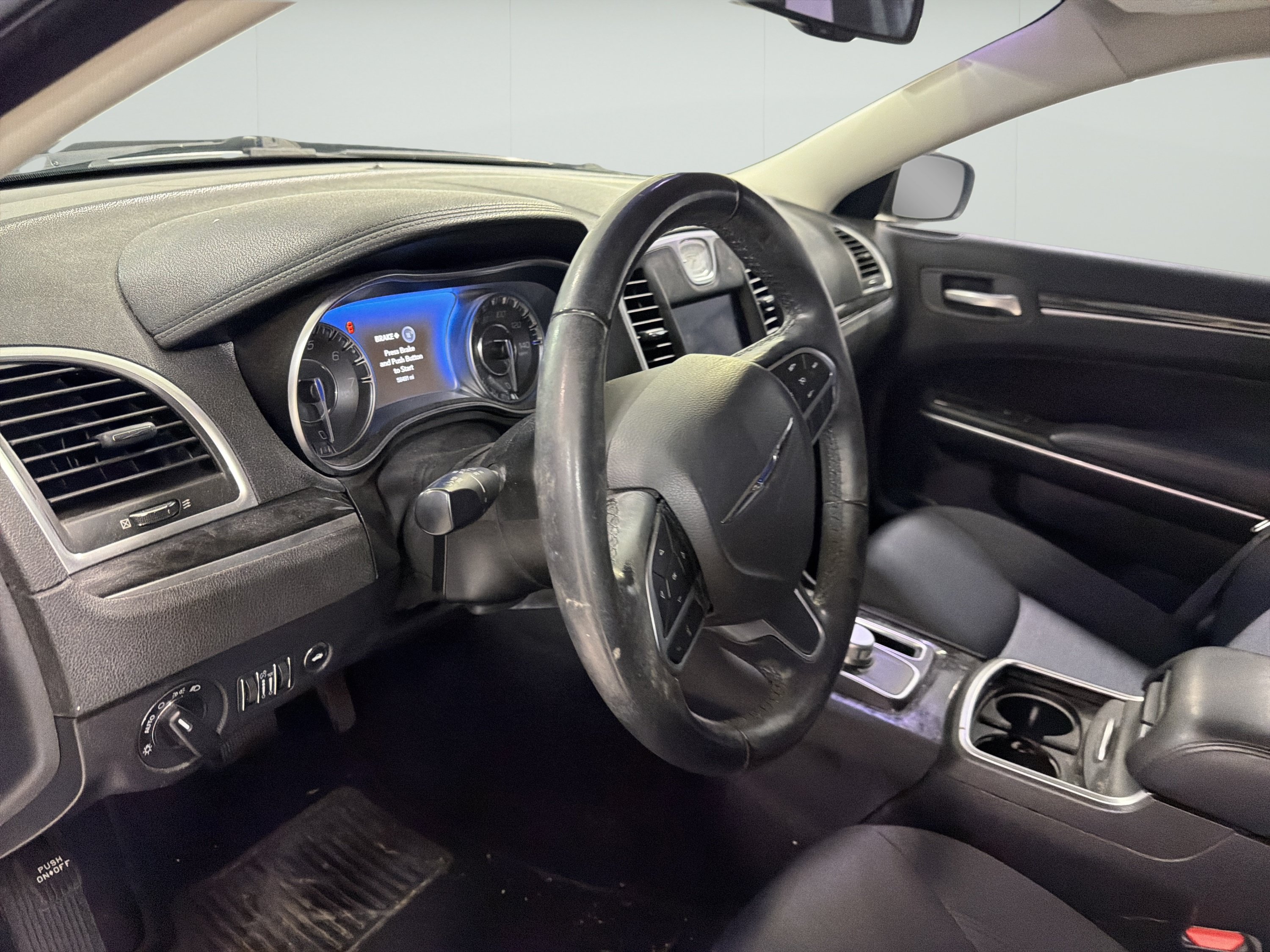 Used 2019 Chrysler 300 Touring w/ Sport Appearance Package RWD image 14