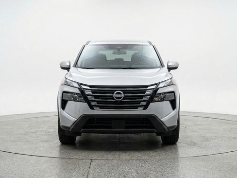 Used 2025 Nissan Rogue SV AWD/4WD image 2