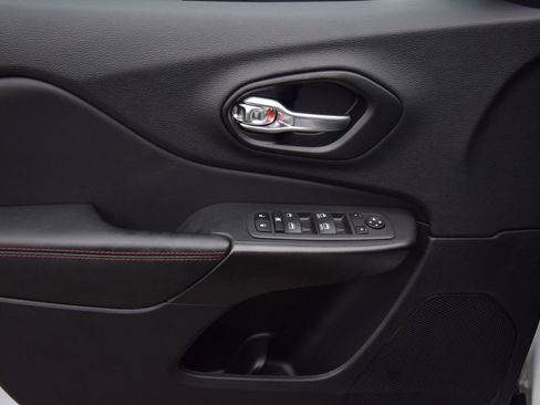 Certified 2022 Jeep Cherokee Trailhawk image 24