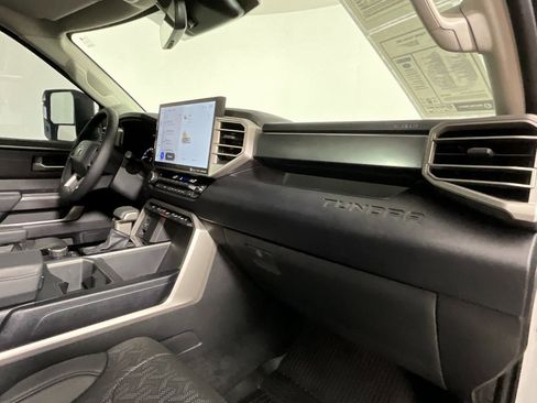 Used 2022 Toyota Tundra SR5 w/ SR5 Premium Package image 19