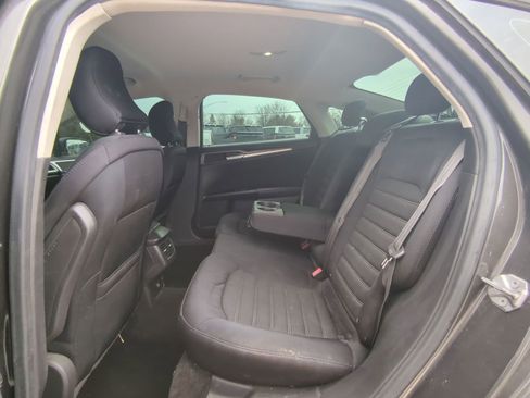 Used 2015 Ford Fusion SE image 19