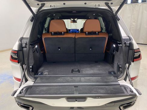 Used 2025 BMW X7 xDrive40i w/ M Sport Package image 30