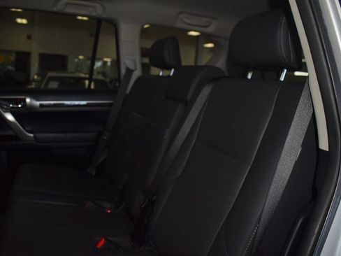 Used 2014 Lexus GX 460 AWD/4WD image 17