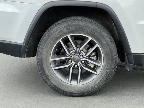 Used 2020 Jeep Grand Cherokee Limited w/ Luxury Group II AWD/4WD image 15