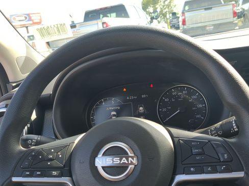Used 2024 Nissan Kicks SV FWD image 14
