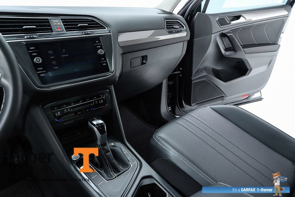 Used 2023 Volkswagen Tiguan SE w/ Panoramic Sunroof Package FWD image 61