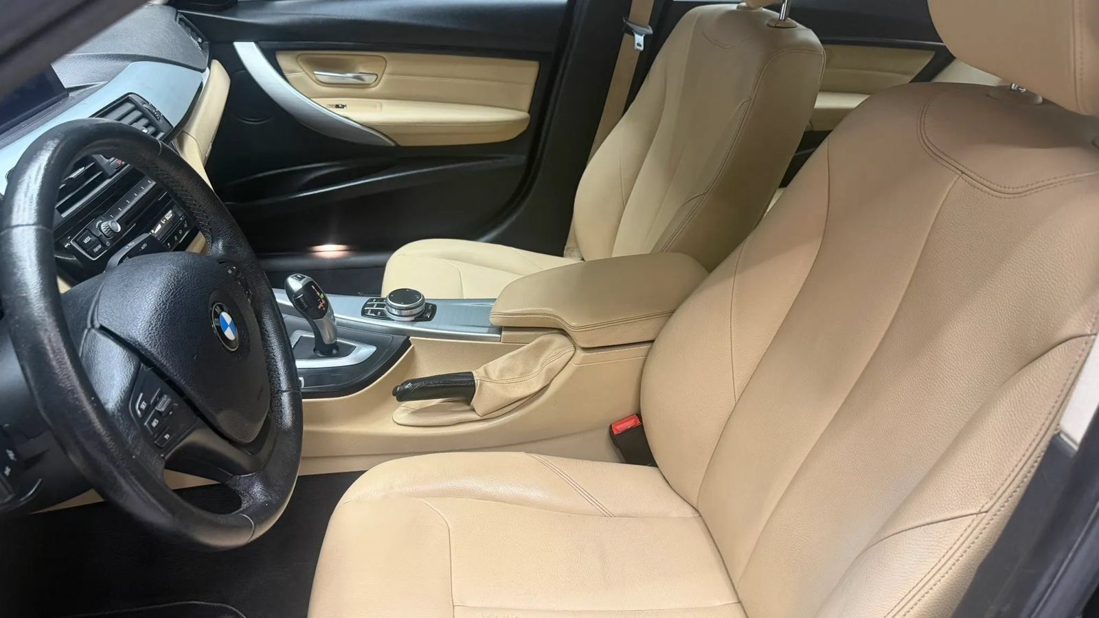 Used 2018 BMW 320i Sedan RWD image 7