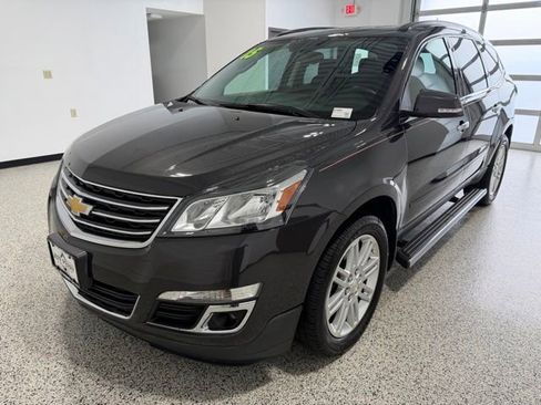Used 2015 Chevrolet Traverse LT w/ Style and Technology Package FWD image 6