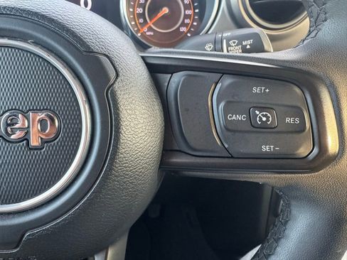 Certified 2023 Jeep Gladiator Sport image 14