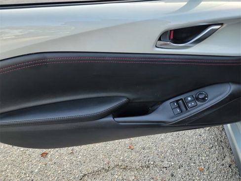 Used 2018 MAZDA MX-5 Miata Club image 10