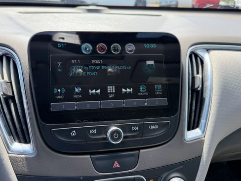 Used 2018 Chevrolet Malibu LT w/ Driver Confidence Package FWD image 10