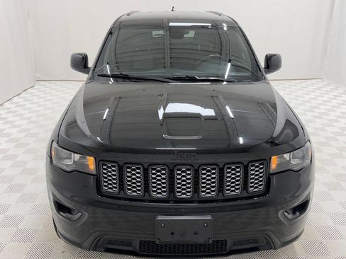 Used 2018 Jeep Grand Cherokee Altitude image 5