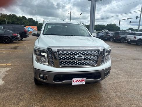 Used 2018 Nissan Titan Platinum Reserve w/ Platinum Utility Package AWD/4WD image 4