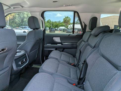 Used 2025 Ford Expedition Max Active AWD/4WD image 14